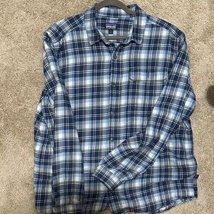 Patagonia Men's Navy and White Plaid Shirt